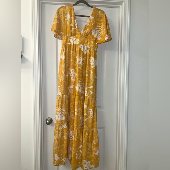 Savanna Golden Yellow Floral Print Maxi Dress - Picture 7 of 9
